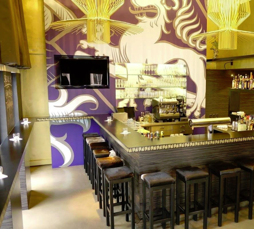 bar